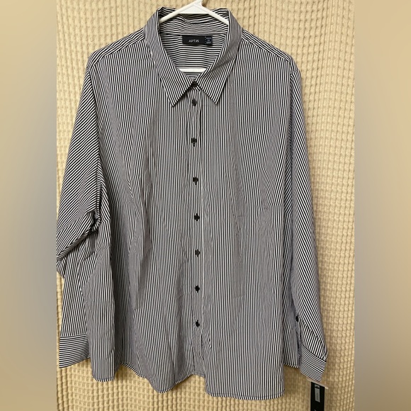Apt. 9 Tops - Apt. 9 Womens NWT long sleeve button down shirt size 3X Retails $44